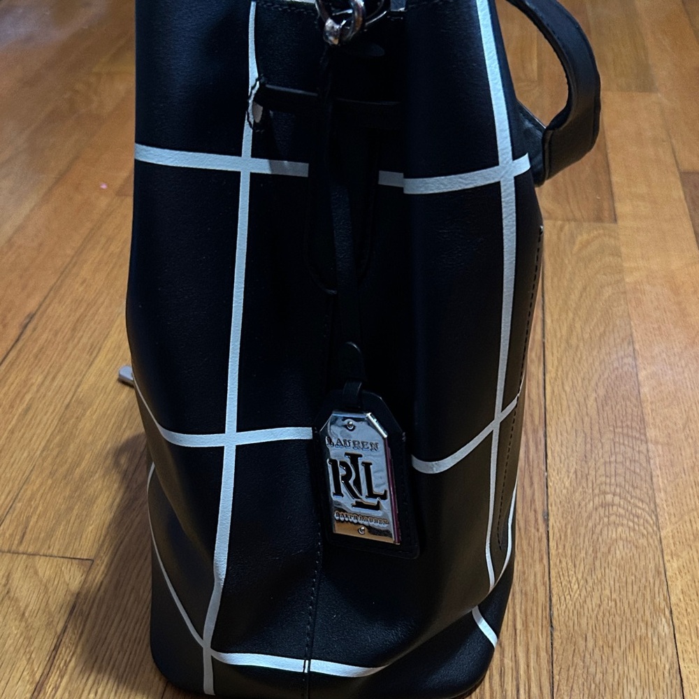 Lauren Ralph Lauren Stylish Black and White Bucket Bag w/ inside bag - Picture 2 of 10